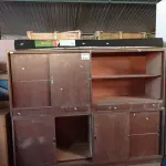 LOTE 451 - 01 ARMÁRIOS BAIXOS COM PORTAS DE CORRES E 01 COLCHÃO DE SOLTEIRO. (NO ESTADO, LEILÃO NÃO TEM GARANTIA E NEM DEVOLUÇÃO, SUJEITO A POSSÍVEIS AVARIAS VISÍVEIS/OCULTAS E/OU AUSÊNCIA DE COMPONENTES).