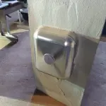 LOTE 329 - 01 PIA EM AÇO INOX CIMENTADA COM 01 CUBA MEDINDO 1,20M X 0,53CM. (NO ESTADO, LEILÃO NÃO TEM GARANTIA E NEM DEVOLUÇÃO, SUJEITO A POSSÍVEIS AVARIAS VISÍVEIS/OCULTAS E/OU AUSÊNCIA DE COMPONENTES).