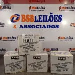 LOTE 181 - 04 CAIXAS COM SILICONE ACÉTICO TRANSPARENTE COM 24 BISNAGAS CADA. (NO ESTADO, LEILÃO NÃO TEM GARANTIA E NEM DEVOLUÇÃO, SUJEITO A POSSÍVEIS AVARIAS VISÍVEIS/OCULTAS E/OU AUSÊNCIA DE COMPONENTES).