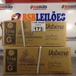 LOTE 173 - 02 CAIXAS COM LUVAS RANHURADA EM LÁTEX TAMANHO “G” COM 36 PACOTES CADA. (NO ESTADO, LEILÃO NÃO TEM GARANTIA E NEM DEVOLUÇÃO, SUJEITO A POSSÍVEIS AVARIAS VISÍVEIS/OCULTAS E/OU AUSÊNCIA DE COMPONENTES).