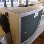 LOTE 137 - 02 TV’S DE TUBO E 01 DVD/VCR MARCA LG. (NO ESTADO, LEILÃO NÃO TEM GARANTIA E NEM DEVOLUÇÃO, SUJEITO A POSSÍVEIS AVARIAS VISÍVEIS/OCULTAS E/OU AUSÊNCIA DE COMPONENTES).