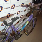LOTE 223 - 01 BICICLETA ARO 24. (NO ESTADO, LEILÃO NÃO TEM GARANTIA E NEM DEVOLUÇÃO, SUJEITO A POSSÍVEIS AVARIAS VISÍVEIS/OCULTAS E/OU AUSÊNCIA DE COMPONENTES).
