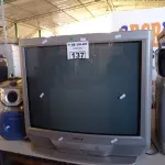 LOTE 137 - 02 TV’S DE TUBO E 01 DVD/VCR MARCA LG. (NO ESTADO, LEILÃO NÃO TEM GARANTIA E NEM DEVOLUÇÃO, SUJEITO A POSSÍVEIS AVARIAS VISÍVEIS/OCULTAS E/OU AUSÊNCIA DE COMPONENTES).