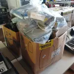 LOTE 311 - 01 LOTE COM VÁRIAS FONTES 12V, COOLERS E PERIFÉRICOS DIVERSOS. (NO ESTADO, LEILÃO NÃO TEM GARANTIA E NEM DEVOLUÇÃO, SUJEITO A POSSÍVEIS AVARIAS VISÍVEIS/OCULTAS E/OU AUSÊNCIA DE COMPONENTES).