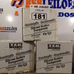 LOTE 181 - 04 CAIXAS COM SILICONE ACÉTICO TRANSPARENTE COM 24 BISNAGAS CADA. (NO ESTADO, LEILÃO NÃO TEM GARANTIA E NEM DEVOLUÇÃO, SUJEITO A POSSÍVEIS AVARIAS VISÍVEIS/OCULTAS E/OU AUSÊNCIA DE COMPONENTES).