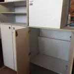 LOTE 295 - 01 LOTE COM VÁRIOS ARMÁRIOS EM MADEIRA MODELOS DIVERSOS.  (NO ESTADO, LEILÃO NÃO TEM GARANTIA E NEM DEVOLUÇÃO, SUJEITO A POSSÍVEIS AVARIAS VISÍVEIS/OCULTAS E/OU AUSÊNCIA DE COMPONENTES).