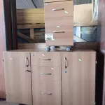 LOTE 453 - 01 ARMÁRIO BAIXO COM 02 PORTAS E 03 GAVETAS E 01 GAVETEIRO COM 02 GAVETAS. (NO ESTADO, LEILÃO NÃO TEM GARANTIA E NEM DEVOLUÇÃO, SUJEITO A POSSÍVEIS AVARIAS VISÍVEIS/OCULTAS E/OU AUSÊNCIA DE COMPONENTES).