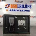 LOTE 153 - 01 COFRE DE PAREDE ELETRÔNICO. (NO ESTADO, LEILÃO NÃO TEM GARANTIA E NEM DEVOLUÇÃO, SUJEITO A POSSÍVEIS AVARIAS VISÍVEIS/OCULTAS E/OU AUSÊNCIA DE COMPONENTES).