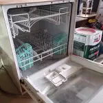 LOTE 270 - 01 LAVA-LOUÇAS MARCA BRASTEMP 220V. (NO ESTADO, LEILÃO NÃO TEM GARANTIA E NEM DEVOLUÇÃO, SUJEITO A POSSÍVEIS AVARIAS VISÍVEIS/OCULTAS E/OU AUSÊNCIA DE COMPONENTES).