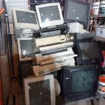 LOTE 220 - 01 LOTE COM VÁRIOS MONITORES DE TUBO MARCAS E MODELOS DIVERSOS. (NO ESTADO, LEILÃO NÃO TEM GARANTIA E NEM DEVOLUÇÃO, SUJEITO A POSSÍVEIS AVARIAS VISÍVEIS/OCULTAS E/OU AUSÊNCIA DE COMPONENTES).