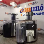LOTE 335 - 02 JUICER MARCAS E MODELOS DIVERSOS. (NO ESTADO, LEILÃO NÃO TEM GARANTIA E NEM DEVOLUÇÃO, SUJEITO A POSSÍVEIS AVARIAS VISÍVEIS/OCULTAS E/OU AUSÊNCIA DE COMPONENTES).