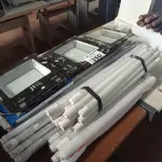 LOTE 350 - 03 REFLETORES E VÁRIAS LÂMPADAS TUBULARES DE LED MARCAS E MODELOS DIVERSOS. (NO ESTADO, LEILÃO NÃO TEM GARANTIA E NEM DEVOLUÇÃO, SUJEITO A POSSÍVEIS AVARIAS VISÍVEIS/OCULTAS E/OU AUSÊNCIA DE COMPONENTES).