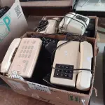 LOTE 300 - 01 LOTE COM VÁRIOS APARELHOS DE TELEFONE MARCAS E MODELOS DIVERSOS. (NO ESTADO, LEILÃO NÃO TEM GARANTIA E NEM DEVOLUÇÃO, SUJEITO A POSSÍVEIS AVARIAS VISÍVEIS/OCULTAS E/OU AUSÊNCIA DE COMPONENTES).