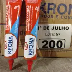 LOTE 200 - 02 CAIXAS COM ADESIVO PLÁSTICO PARA TUBOS E CONEXÕES DE PVC RÍGIDO LINHA ÁGUA FRIA 75G COM 30 BISNAGAS CADA. (NO ESTADO, LEILÃO NÃO TEM GARANTIA E NEM DEVOLUÇÃO, SUJEITO A POSSÍVEIS AVARIAS VISÍVEIS/OCULTAS E/OU AUSÊNCIA DE COMPONENTES).