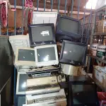 LOTE 220 - 01 LOTE COM VÁRIOS MONITORES DE TUBO MARCAS E MODELOS DIVERSOS. (NO ESTADO, LEILÃO NÃO TEM GARANTIA E NEM DEVOLUÇÃO, SUJEITO A POSSÍVEIS AVARIAS VISÍVEIS/OCULTAS E/OU AUSÊNCIA DE COMPONENTES).