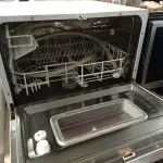 LOTE 341 - 01 LAVA-LOUÇAS MARCA ELECTROLUX. (NO ESTADO, LEILÃO NÃO TEM GARANTIA E NEM DEVOLUÇÃO, SUJEITO A POSSÍVEIS AVARIAS VISÍVEIS/OCULTAS E/OU AUSÊNCIA DE COMPONENTES).