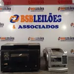 LOTE 245 - 01 MONITOR ANTIGO E 01 TV/RADIO 12V. (NO ESTADO, LEILÃO NÃO TEM GARANTIA E NEM DEVOLUÇÃO, SUJEITO A POSSÍVEIS AVARIAS VISÍVEIS/OCULTAS E/OU AUSÊNCIA DE COMPONENTES).