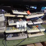 LOTE 162 - 01 LOTE COM VÁRIAS CALCULADORAS, 01 MÃO FRANCESA E CAIXAS ORGANIZADORAS. (NO ESTADO, LEILÃO NÃO TEM GARANTIA E NEM DEVOLUÇÃO, SUJEITO A POSSÍVEIS AVARIAS VISÍVEIS/OCULTAS E/OU AUSÊNCIA DE COMPONENTES).