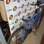 LOTE 229 - 01 BICICLETA ARO 26. (NO ESTADO, LEILÃO NÃO TEM GARANTIA E NEM DEVOLUÇÃO, SUJEITO A POSSÍVEIS AVARIAS VISÍVEIS/OCULTAS E/OU AUSÊNCIA DE COMPONENTES).