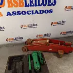 LOTE 264 - 02 MACACOS HIDRÁULICOS MARCAS E MODELOS DIVERSOS COM AVARIAS. (NO ESTADO, LEILÃO NÃO TEM GARANTIA E NEM DEVOLUÇÃO, SUJEITO A POSSÍVEIS AVARIAS VISÍVEIS/OCULTAS E/OU AUSÊNCIA DE COMPONENTES).