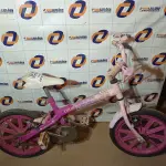LOTE 221 - 01 BICICLETA INFANTIL ARO 16. (NO ESTADO, LEILÃO NÃO TEM GARANTIA E NEM DEVOLUÇÃO, SUJEITO A POSSÍVEIS AVARIAS VISÍVEIS/OCULTAS E/OU AUSÊNCIA DE COMPONENTES).