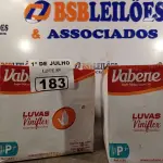 LOTE 183 - 02 CAIXAS COM LUVAS VINIFLEX TAMANHO “P” CONTENDO 10 PACOTES COM 100 UNIDADES CADA. (NO ESTADO, LEILÃO NÃO TEM GARANTIA E NEM DEVOLUÇÃO, SUJEITO A POSSÍVEIS AVARIAS VISÍVEIS/OCULTAS E/OU AUSÊNCIA DE COMPONENTES).