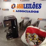 LOTE 242 - 01 CAFETEIRA, 03 DOSADORES E VÁRIOS REGISTROS DE GÁS MARCAS E MODELOS DIVERSOS. (NO ESTADO, LEILÃO NÃO TEM GARANTIA E NEM DEVOLUÇÃO, SUJEITO A POSSÍVEIS AVARIAS VISÍVEIS/OCULTAS E/OU AUSÊNCIA DE COMPONENTES).