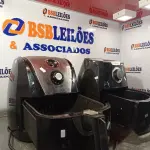LOTE 334 - 02 AIR FRY MARCAS E MODELOS DIVERSOS. (NO ESTADO, LEILÃO NÃO TEM GARANTIA E NEM DEVOLUÇÃO, SUJEITO A POSSÍVEIS AVARIAS VISÍVEIS/OCULTAS E/OU AUSÊNCIA DE COMPONENTES).