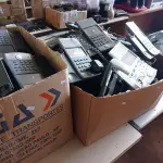 LOTE 326 - 01 LOTE COM GRANDE QUANTIDADE DE APARELHOS DE TELEFONE MARCAS E MODELOS DIVERSOS. (NO ESTADO, LEILÃO NÃO TEM GARANTIA E NEM DEVOLUÇÃO, SUJEITO A POSSÍVEIS AVARIAS VISÍVEIS/OCULTAS E/OU AUSÊNCIA DE COMPONENTES).