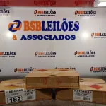 LOTE 182 - 03 CAIXAS COM ADESIVO PLÁSTICO 400G COM 06 LATAS CADA. (NO ESTADO, LEILÃO NÃO TEM GARANTIA E NEM DEVOLUÇÃO, SUJEITO A POSSÍVEIS AVARIAS VISÍVEIS/OCULTAS E/OU AUSÊNCIA DE COMPONENTES).
