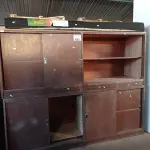 LOTE 451 - 01 ARMÁRIOS BAIXOS COM PORTAS DE CORRES E 01 COLCHÃO DE SOLTEIRO. (NO ESTADO, LEILÃO NÃO TEM GARANTIA E NEM DEVOLUÇÃO, SUJEITO A POSSÍVEIS AVARIAS VISÍVEIS/OCULTAS E/OU AUSÊNCIA DE COMPONENTES).