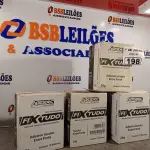 LOTE 198 - 04 CAIXAS COM ADESIVO VEDANTE A BASE DE PESILOX COM 12 BISNAGAS CADA. (NO ESTADO, LEILÃO NÃO TEM GARANTIA E NEM DEVOLUÇÃO, SUJEITO A POSSÍVEIS AVARIAS VISÍVEIS/OCULTAS E/OU AUSÊNCIA DE COMPONENTES).
