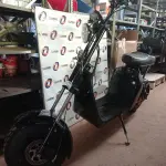 LOTE 031 - 01 - SCOOTER ELETRICA SHINERAY 2022 COM CARREGADOR E 235 KM RODADOS COM CÓPIA DE CHAVE MANUAL E NOTA FISCAL (NO ESTADO, NÃO SABEMOS SE FUNCIONA). LEILÃO NÃO TEM GARANTIA E NEM DEVOLUÇÃO, SUJEITO A POSSÍVEIS. AVARIAS VISÍVEIS/OCULTAS E/OU AUSÊNCIA DE COMPONENTES)