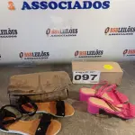 LOTE 097 - 02 – PARES DE CALÇADOS FEMININO Nº 36 (NO ESTADO, NÃO SABEMOS SE FUNCIONA. LEILÃO NÃO TEM GARANTIA E NEM DEVOLUÇÃO, SUJEITO A POSSÍVEIS AVARIAS VISÍVEIS/OCULTAS E/OU AUSÊNCIA DE COMPONENTES)