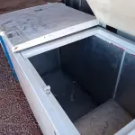 LOTE 499 - 01 FREEZER HORIZONTAL COM 02 TAMPAS MARCA METALFRIO 220V. (NO ESTADO, LEILÃO NÃO TEM GARANTIA E NEM DEVOLUÇÃO, SUJEITO A POSSÍVEIS AVARIAS VISÍVEIS/OCULTAS E/OU AUSÊNCIA DE COMPONENTES).