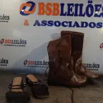 LOTE 074 - 02 – PARES DE CALÇADOS FEMININO Nº 35 (NO ESTADO, NÃO SABEMOS SE FUNCIONA. LEILÃO NÃO TEM GARANTIA E NEM DEVOLUÇÃO, SUJEITO A POSSÍVEIS AVARIAS VISÍVEIS/OCULTAS E/OU AUSÊNCIA DE COMPONENTES)