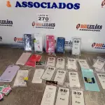 LOTE 270 - 01 – 26 ACESSÓRIOS PARA CELULARES (NO ESTADO, NÃO SABEMOS SE FUNCIONA. LEILÃO NÃO TEM GARANTIA E NEM DEVOLUÇÃO, SUJEITO A POSSÍVEIS AVARIAS VISÍVEIS/OCULTAS E/OU AUSÊNCIA DE COMPONENTES)