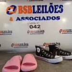 LOTE 042 - 02 – PARES DE CALÇADOS FEMININO Nº 35 (NO ESTADO, NÃO SABEMOS SE FUNCIONA. LEILÃO NÃO TEM GARANTIA E NEM DEVOLUÇÃO, SUJEITO A POSSÍVEIS AVARIAS VISÍVEIS/OCULTAS E/OU AUSÊNCIA DE COMPONENTES)
