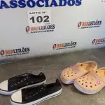 LOTE 102 - 02 – PARES DE CALÇADOS FEMININO Nº 37 (NO ESTADO, NÃO SABEMOS SE FUNCIONA. LEILÃO NÃO TEM GARANTIA E NEM DEVOLUÇÃO, SUJEITO A POSSÍVEIS AVARIAS VISÍVEIS/OCULTAS E/OU AUSÊNCIA DE COMPONENTES)