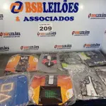 LOTE 209 - 01 - CAPAS CONSOLE (NO ESTADO, NÃO SABEMOS SE FUNCIONA. LEILÃO NÃO TEM GARANTIA E NEM DEVOLUÇÃO, SUJEITO A POSSÍVEIS AVARIAS VISÍVEIS/OCULTAS E/OU AUSÊNCIA DE COMPONENTES)