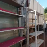 LOTE 524 - 03 ESTANTES DE FERRO COM 04 PRATELEIRAS. (NO ESTADO, LEILÃO NÃO TEM GARANTIA E NEM DEVOLUÇÃO, SUJEITO A POSSÍVEIS AVARIAS VISÍVEIS/OCULTAS E/OU AUSÊNCIA DE COMPONENTES).