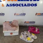 LOTE 030 - 03 – PARES DE CALÇADOS INFANTIL Nº 25 (NO ESTADO, NÃO SABEMOS SE FUNCIONA. LEILÃO NÃO TEM GARANTIA E NEM DEVOLUÇÃO, SUJEITO A POSSÍVEIS AVARIAS VISÍVEIS/OCULTAS E/OU AUSÊNCIA DE COMPONENTES)