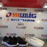 LOTE 257 - 02 – PARES DE CALÇADOS MASCULINO Nº 38 (NO ESTADO, NÃO SABEMOS SE FUNCIONA. LEILÃO NÃO TEM GARANTIA E NEM DEVOLUÇÃO, SUJEITO A POSSÍVEIS AVARIAS VISÍVEIS/OCULTAS E/OU AUSÊNCIA DE COMPONENTES)