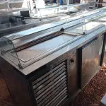 LOTE 515 - 01 BALCÃO REFRIGERADO COM ESTUFA FRIA E 03 PORTAS. (NO ESTADO, LEILÃO NÃO TEM GARANTIA E NEM DEVOLUÇÃO, SUJEITO A POSSÍVEIS AVARIAS VISÍVEIS/OCULTAS E/OU AUSÊNCIA DE COMPONENTES).