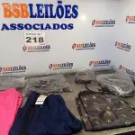 LOTE 218 - 07 – PEÇAS DE ROUPAS MASCULINAS (NO ESTADO, NÃO SABEMOS SE FUNCIONA. LEILÃO NÃO TEM GARANTIA E NEM DEVOLUÇÃO, SUJEITO A POSSÍVEIS AVARIAS VISÍVEIS/OCULTAS E/OU AUSÊNCIA DE COMPONENTES)