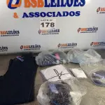 LOTE 178 - 07 – PEÇAS DE ROUPAS FEMININAS (NO ESTADO, NÃO SABEMOS SE FUNCIONA. LEILÃO NÃO TEM GARANTIA E NEM DEVOLUÇÃO, SUJEITO A POSSÍVEIS AVARIAS VISÍVEIS/OCULTAS E/OU AUSÊNCIA DE COMPONENTES)