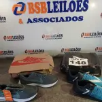 LOTE 148 - 02 – PARES DE CALÇADOS MASCULINO Nº 40 (NO ESTADO, NÃO SABEMOS SE FUNCIONA. LEILÃO NÃO TEM GARANTIA E NEM DEVOLUÇÃO, SUJEITO A POSSÍVEIS AVARIAS VISÍVEIS/OCULTAS E/OU AUSÊNCIA DE COMPONENTES)