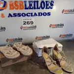 LOTE 269 - 02 – PARES DE CALÇADOS FEMININO Nº 37 (NO ESTADO, NÃO SABEMOS SE FUNCIONA. LEILÃO NÃO TEM GARANTIA E NEM DEVOLUÇÃO, SUJEITO A POSSÍVEIS AVARIAS VISÍVEIS/OCULTAS E/OU AUSÊNCIA DE COMPONENTES)