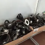 LOTE 484 - 01 LOTE COM VÁRIAS LUMINÁRIAS. (NO ESTADO, LEILÃO NÃO TEM GARANTIA E NEM DEVOLUÇÃO, SUJEITO A POSSÍVEIS AVARIAS VISÍVEIS/OCULTAS E/OU AUSÊNCIA DE COMPONENTES).