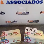LOTE 157 - 02 – PARES DE CALÇADOS INFANTIL Nº 30 (NO ESTADO, NÃO SABEMOS SE FUNCIONA. LEILÃO NÃO TEM GARANTIA E NEM DEVOLUÇÃO, SUJEITO A POSSÍVEIS AVARIAS VISÍVEIS/OCULTAS E/OU AUSÊNCIA DE COMPONENTES)